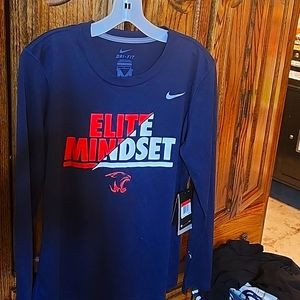 NWT Ladies Nike shirt